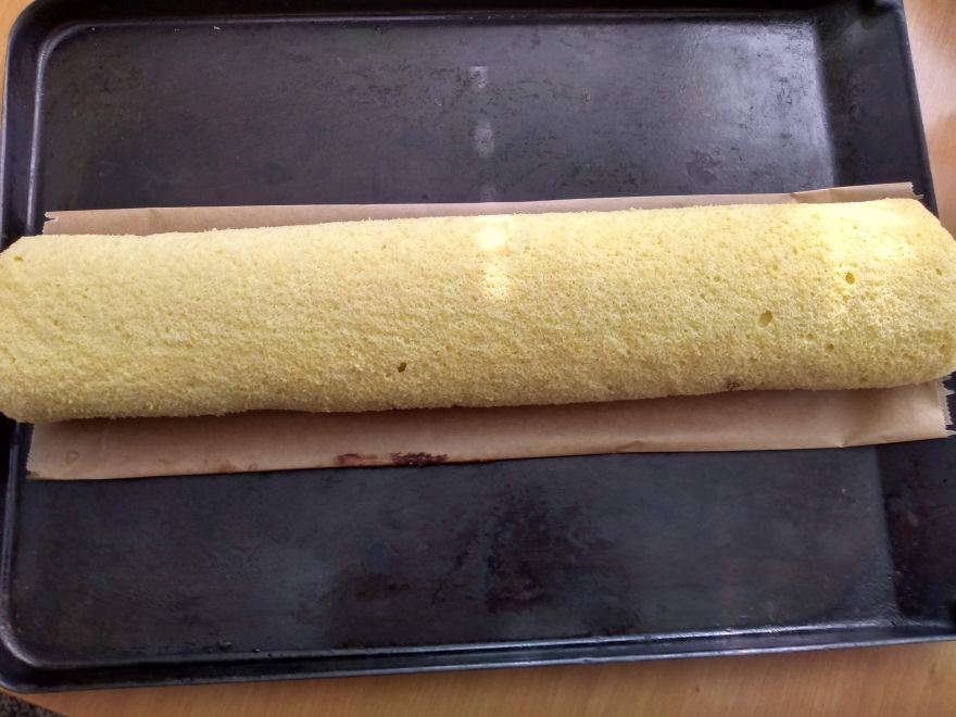 Glutenfreie Schokoladenrolle