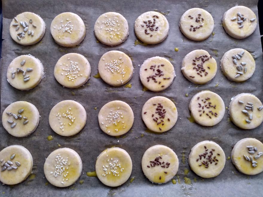 Bezlepkové syrovo-salámové pagáče