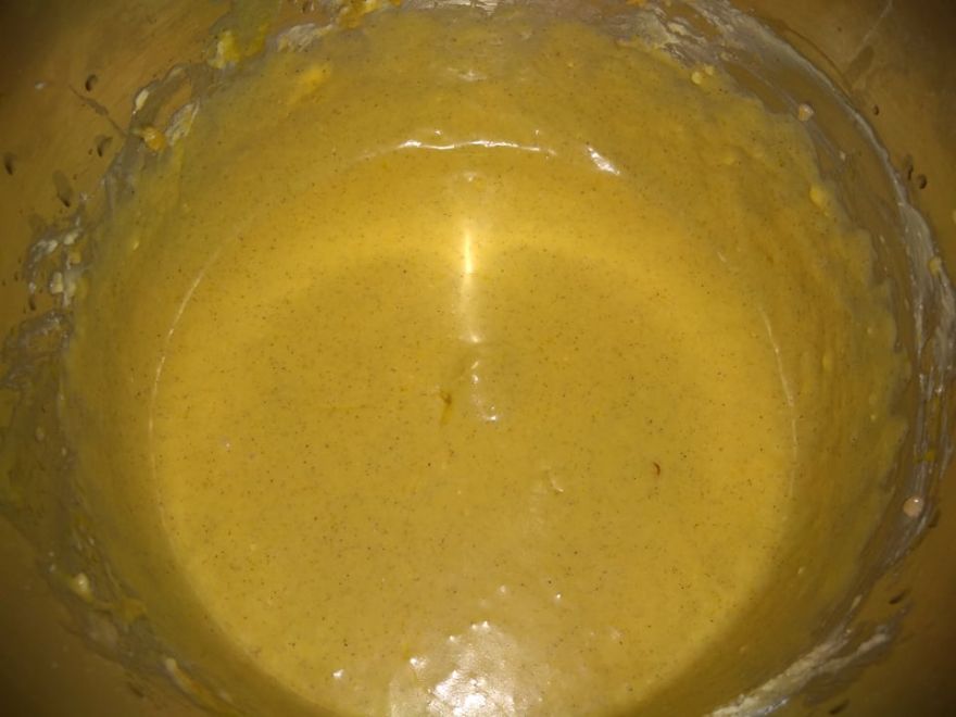 Bezlepkový jablečně-ořechový koláč