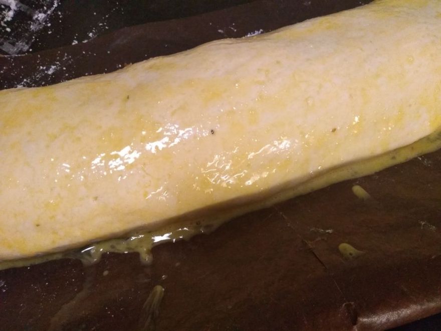 Bezlepkový pizzový závin