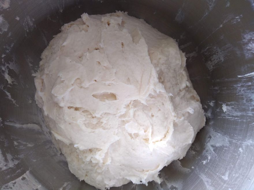 Gluten-free crackers with wine