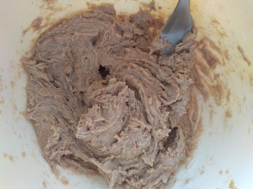 Gluten-free crackers with wine