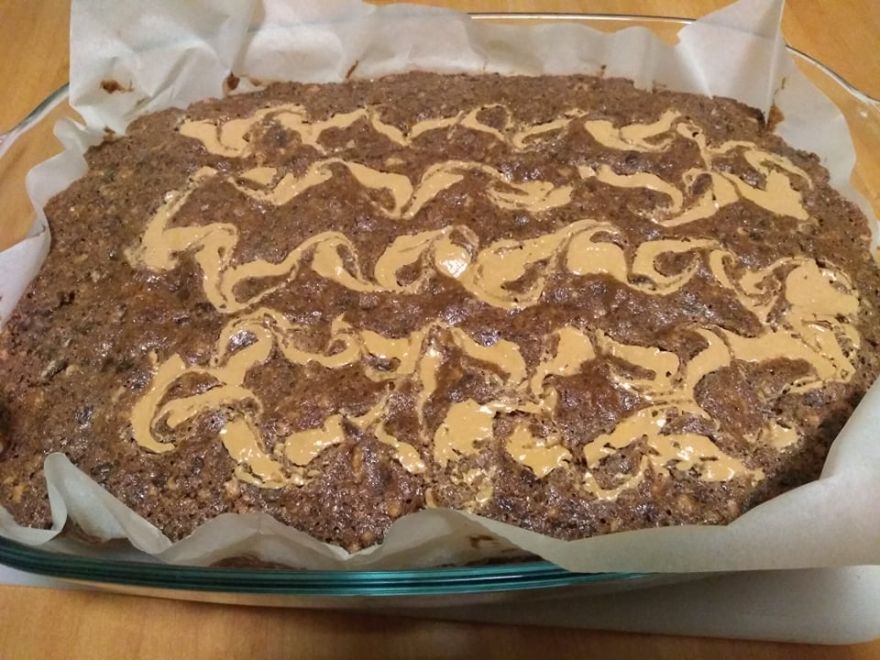 Bezlepkový brownies s arašídovým máslem
