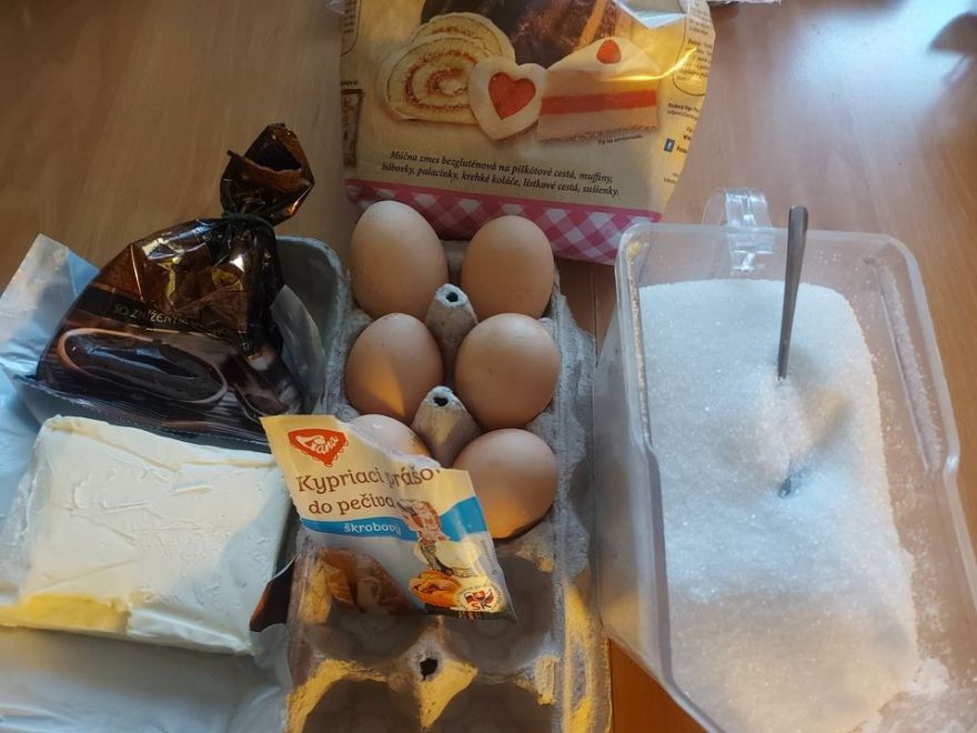 Bezlepková zamatová torta