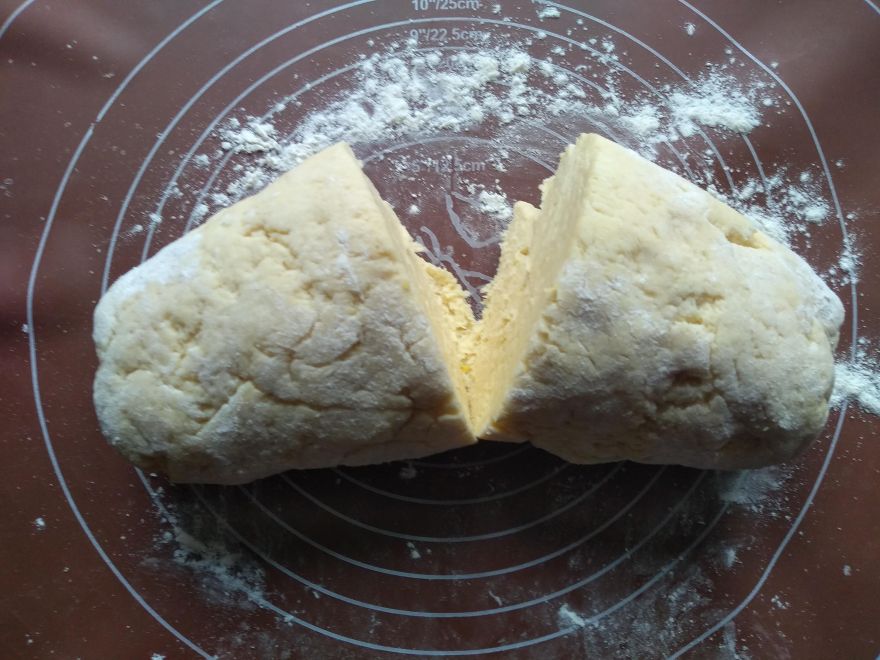 Gluten-free cocoa twisters