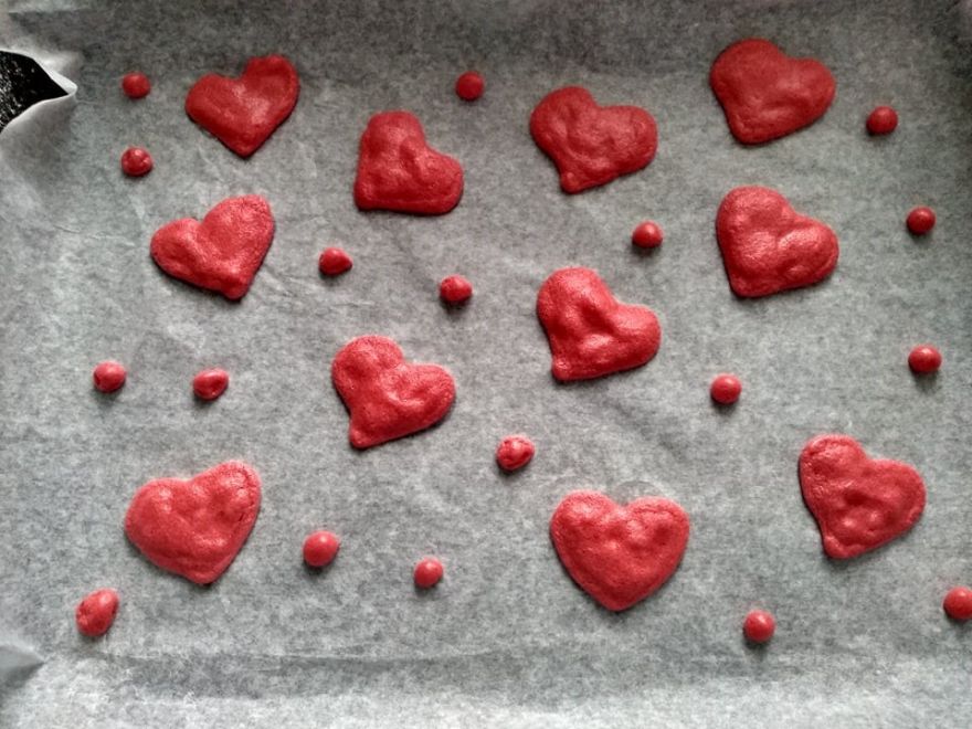 Gluténmentes eper tekercs szívvel