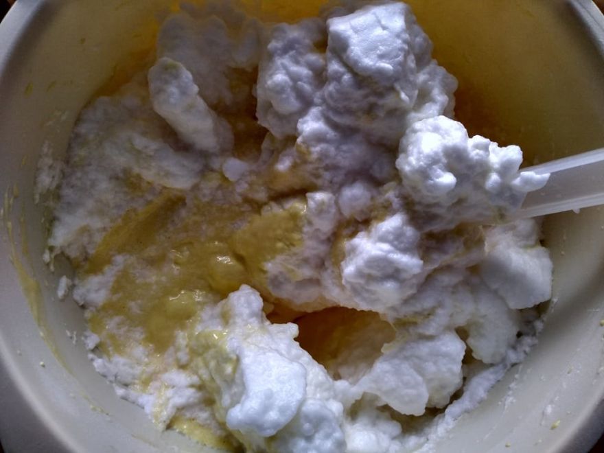 Gluténmentes eper tekercs szívvel