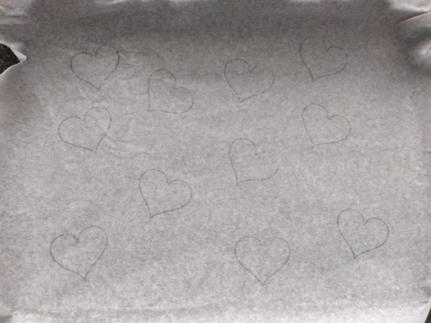 Gluténmentes eper tekercs szívvel