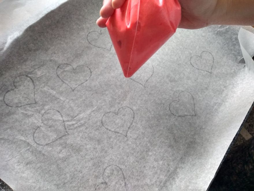 Gluténmentes eper tekercs szívvel