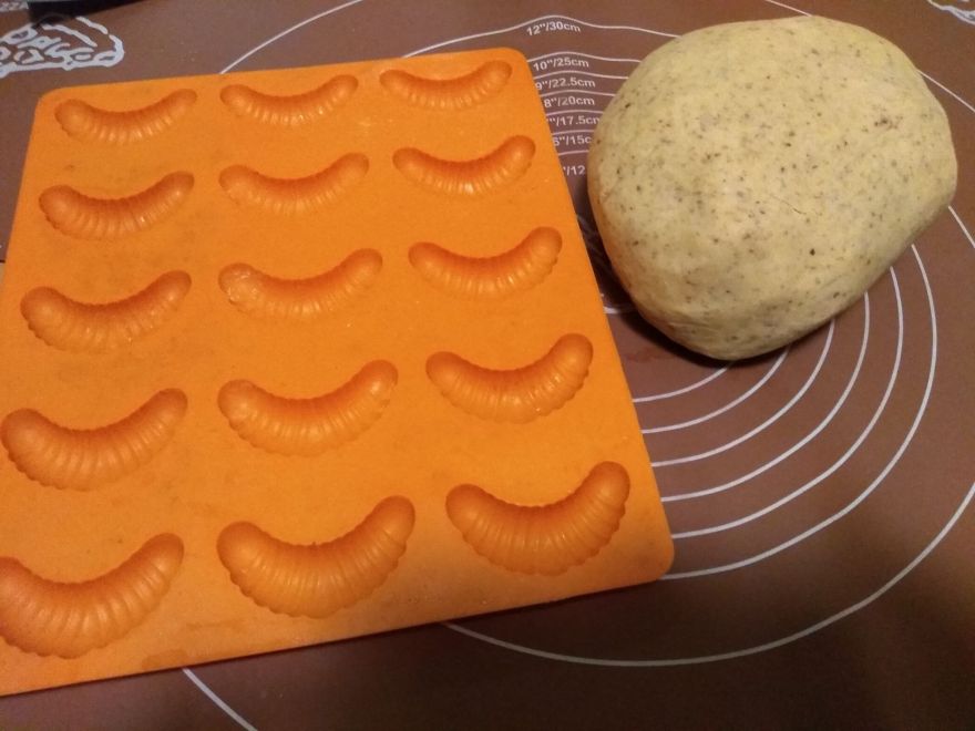 Bezlepkové a bezmléčné vanilkové rohlíky