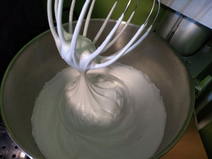 Čokoládové mini pavlovky