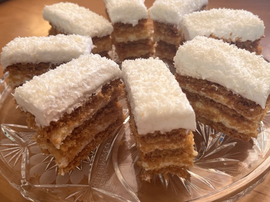 Gluténmentes tejszínes-kókuszos szelet