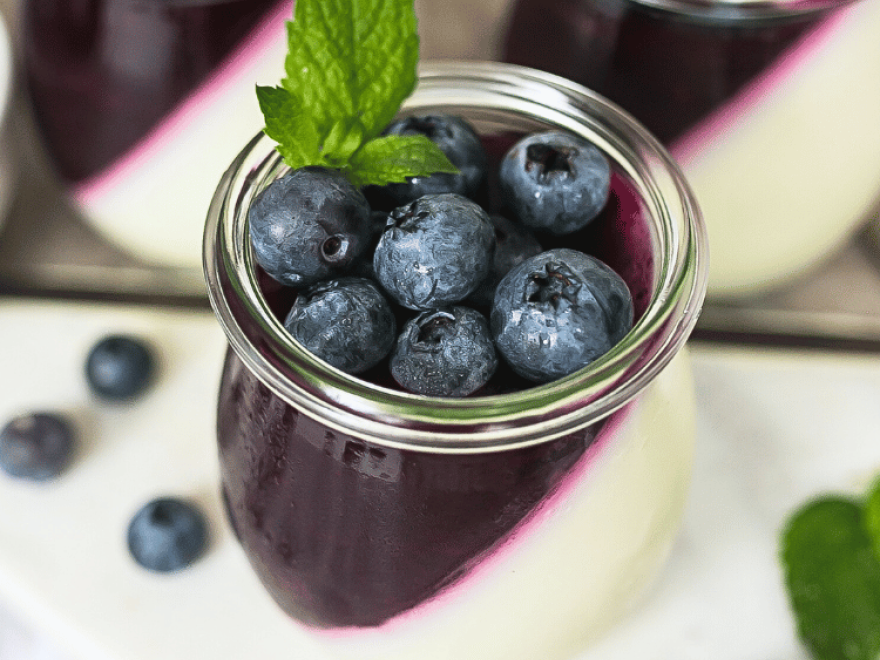 Čučoriedková panna cotta