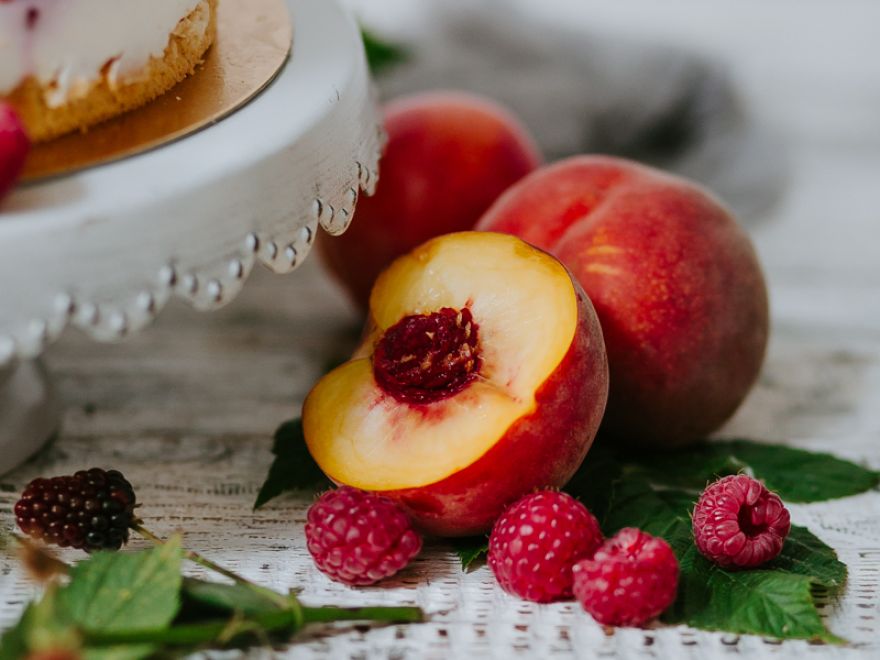 Bezlepková ovocná jogurtová torta so želatínou