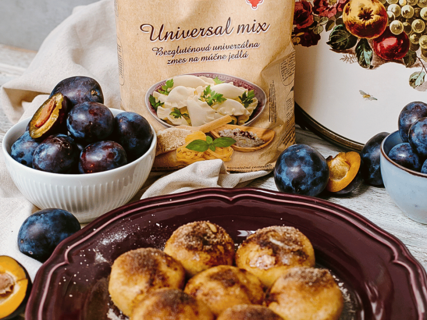 Gluten-free plum balls from potato dough