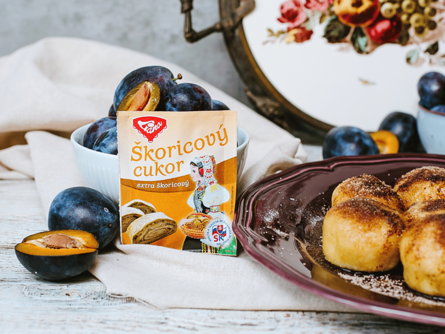 Gluten-free plum balls from potato dough