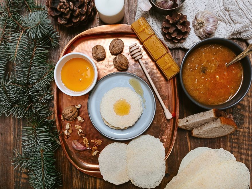 Crispy gluten-free Christmas wafers without eggs and milk