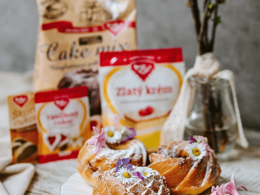 Bezglutenowa, pachnąca cynamonowa babka