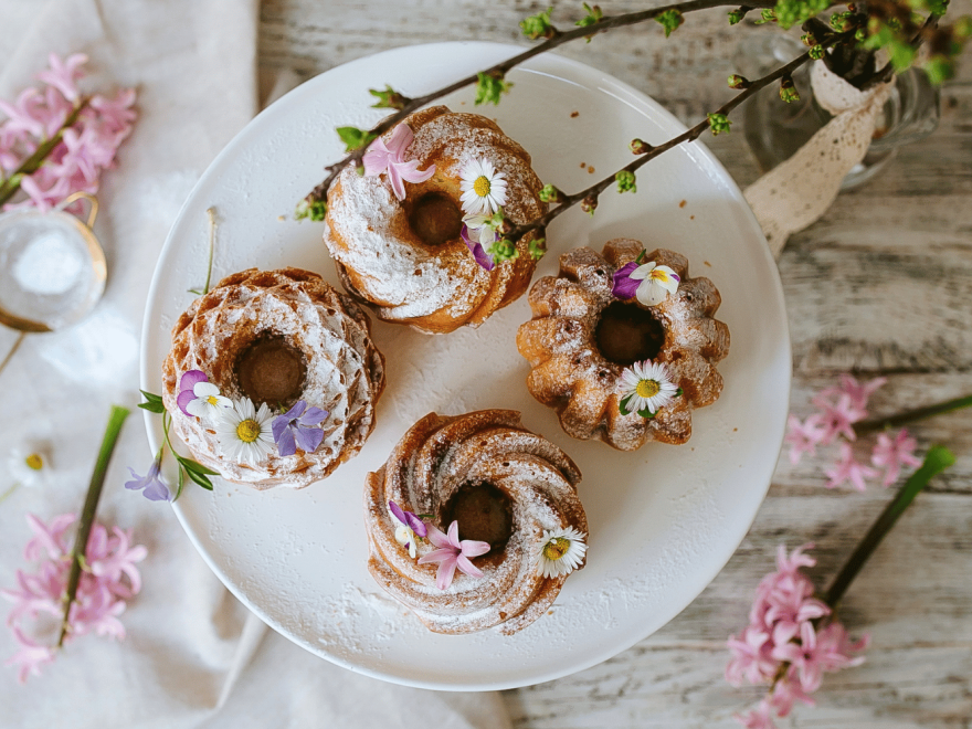 Bezglutenowa, pachnąca cynamonowa babka