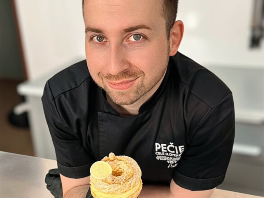 Gluten-free wreaths with a crispy craqueline layer