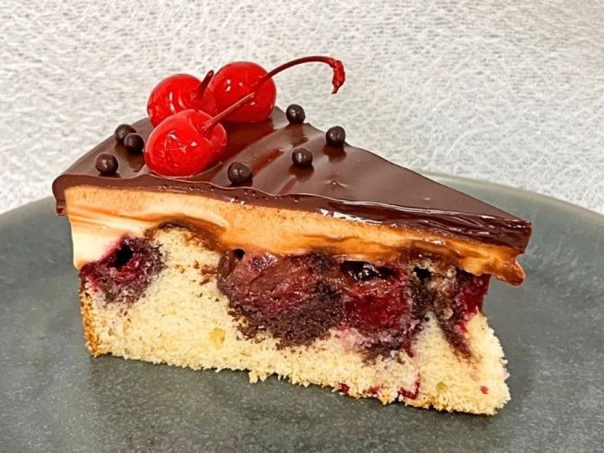 Glutenfreie Donauwellen mit Kirschen