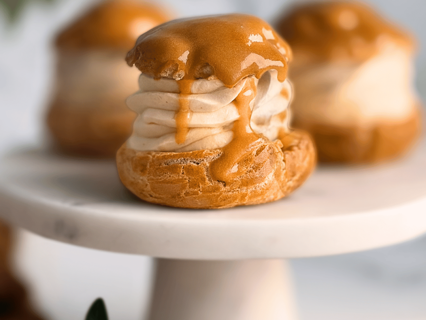 Gluten-free Caramel Éclairs by a Master Pastry Chef – Ready in No Time