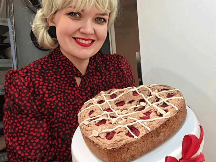 Valentínske pohánkové blondies s malinami