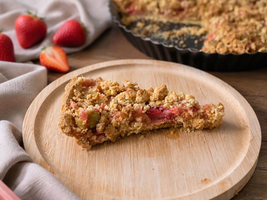 Glutenfreier Erdbeer-Rhabarber-Kuchen
